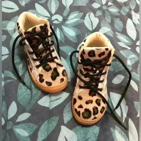 Other - animal print kids sneakers size 29